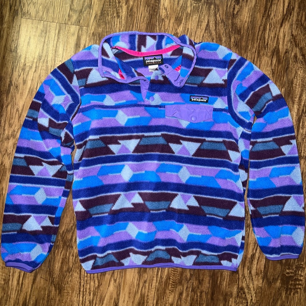 colorful patagonia jacket 💙💜